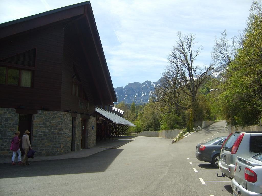 Aparthotel Bubal El Pueyo de Jaca Exterior photo