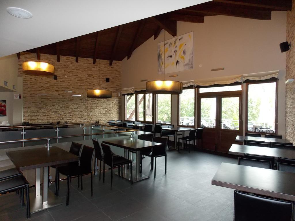 Aparthotel Bubal El Pueyo de Jaca Exterior photo